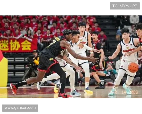 广东大胜四川终结30连败 萨姆纳引领胜利